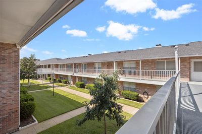 217 - 8511 Westover Court, Condo with 2 bedrooms, 2 bathrooms and null parking in Granbury TX | Image 2