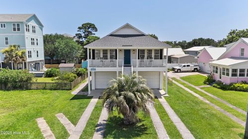 305 Charlotte Ave, Carolina Beach, NC, 28428-5124 | Card Image