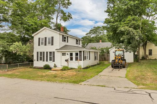 31 Jackson St, Rochester, NH, 03867-2207 | Card Image