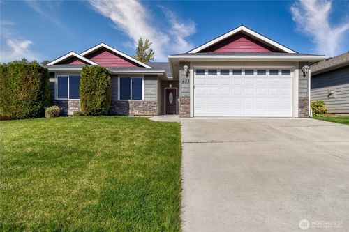 403 Se 3rd St, College Place, WA, 99324-1390 | Card Image