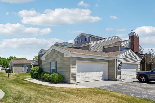 h-N16W26533 Tall Reeds Lane, Pewaukee, WI, 53072 | Card Image