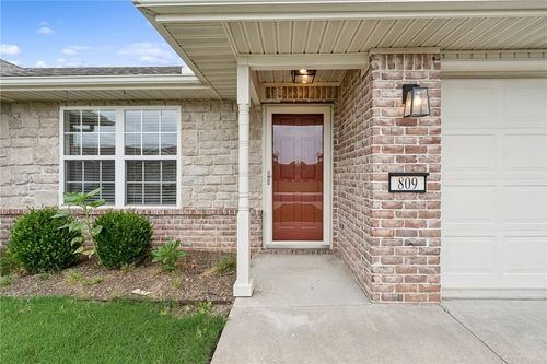 809 N 20th St, Rogers, AR, 72756-3498 | Card Image