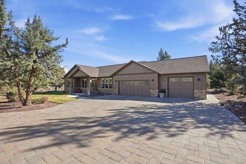 2440 Linnet Ln, Redmond, OR, 97756-7300 | Card Image
