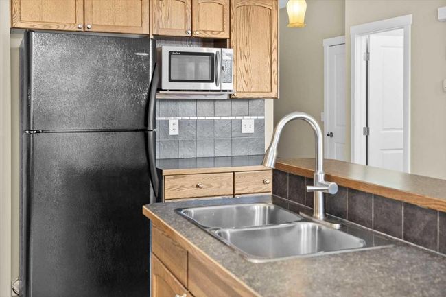 156 Rockyspring Grove Nw, Townhouse with 3 bedrooms, 3 bathrooms and 2 parking in Calgary AB | Image 7