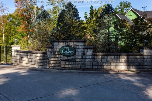 231 Twin Lakes Dr, Cross Lanes, WV, 25313-3443 | Card Image