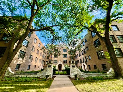 apt-r1-734 Noyes St, Evanston, IL, 60201-2858 | Card Image