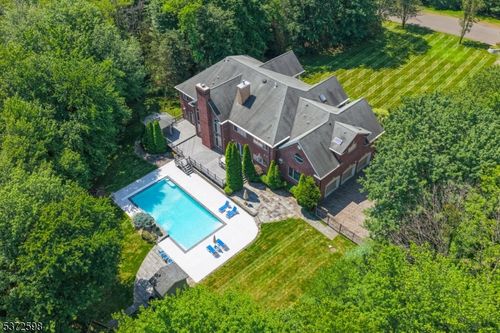 62 Canoe Brook Ln, Far Hills, NJ, 07931-2806 | Card Image
