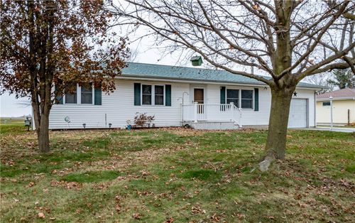 104 E Maple Street, Latham, IL, 62543 | Card Image