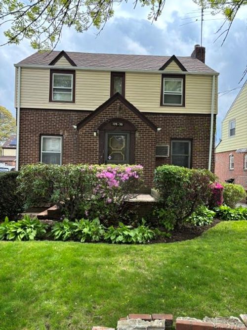 13535 226th Street, New York, NY, 11413 | Card Image