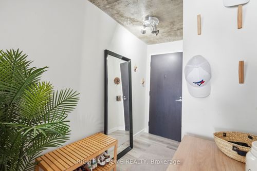 209-1005 King St W, Toronto, ON, M6K3M8 | Card Image