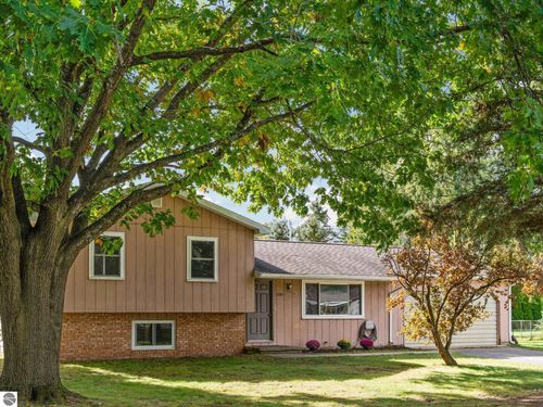 5949 Donna Court, Traverse City, MI, 49685 | Card Image