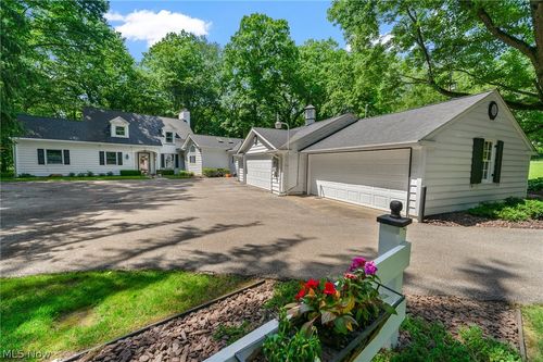 40 Redfern Dr, Youngstown, OH, 44505-1663 | Card Image
