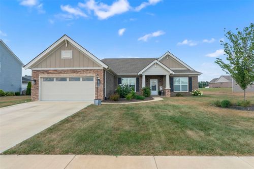 1255 Saddlebred Ln, Bowling Green, KY, 42104-8810 | Card Image
