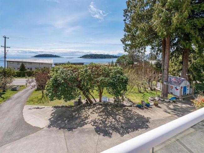 6502 Sunshine Coast Highway, House other with 3 bedrooms, 3 bathrooms and 8 parking in Sechelt BC | Image 26
