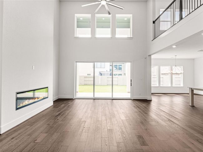 Pomona_Executive_Veronica_72_Living Room_03 | Image 5
