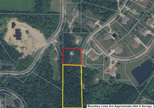16703 Davis Dr, East Liverpool, OH, 43920-8954 | Card Image