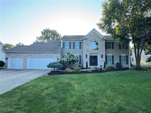 639 Clinton Ln, Highland Heights, OH, 44143-1963 | Card Image
