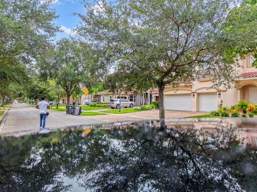 556 Cresta Cir, West Palm Beach, FL, 33413-1044 | Card Image