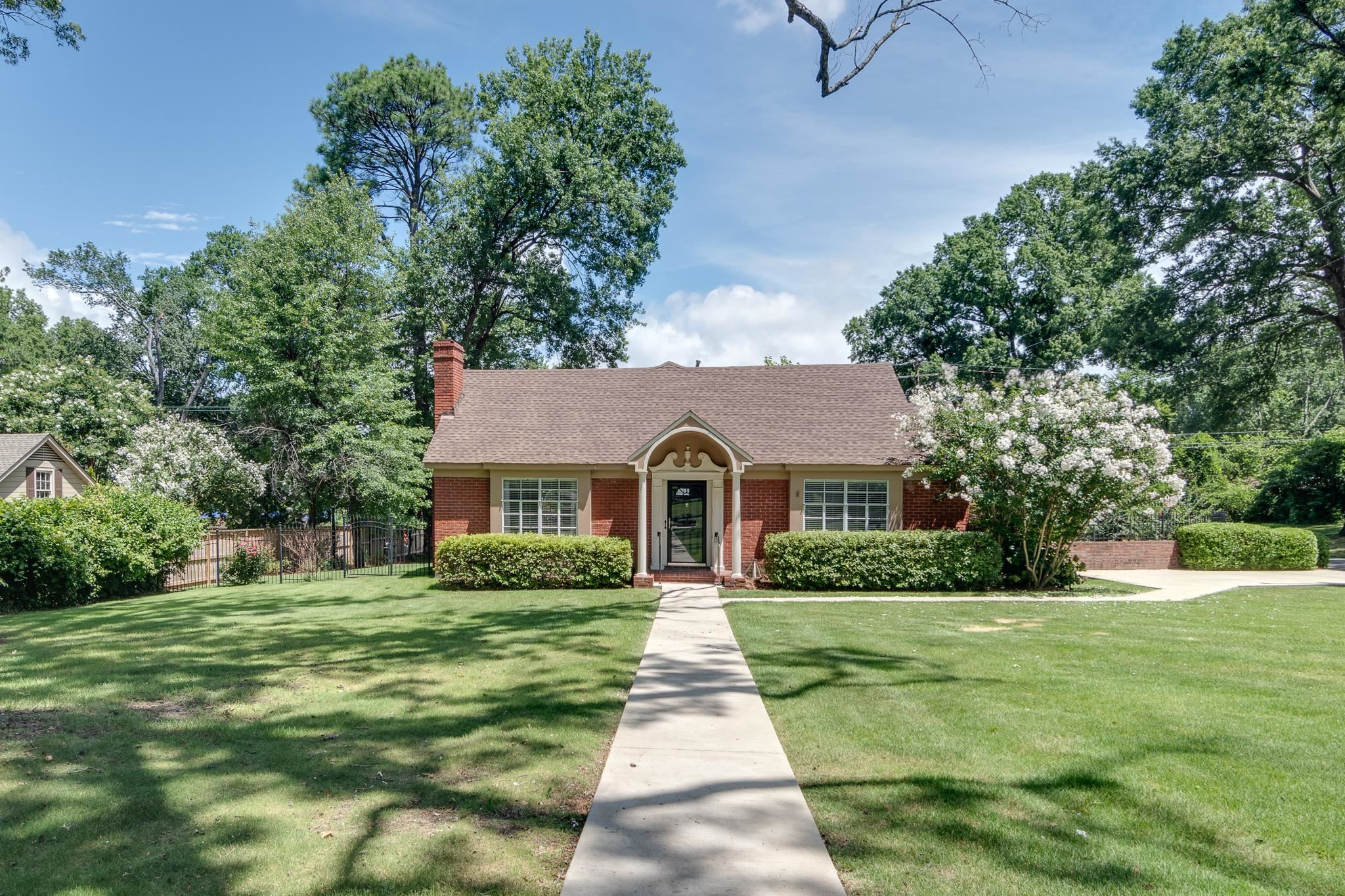 Chickasaw Rd, Memphis, TN 38117