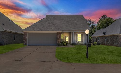 331 Mousse Ruelle Dr, Shreveport, LA, 71106-7565 | Card Image