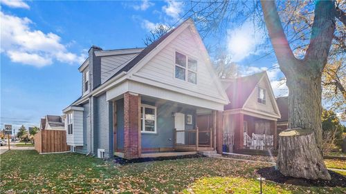 {{alt}} | Card Image