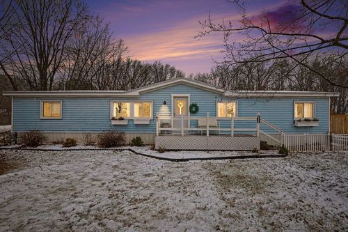 8936 Eugene St, Greenville, MI, 48838-1009 | Card Image