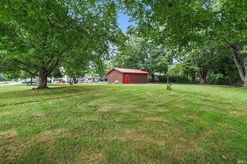 102 W Dutch St, Wolcottville, IN, 46795-9631 | Card Image