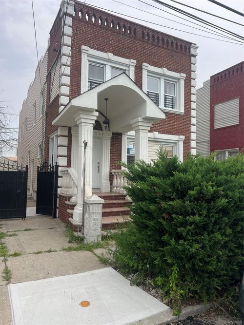 216-25 136th Rd, Springfield Gardens, NY, 11413-2207 | Card Image