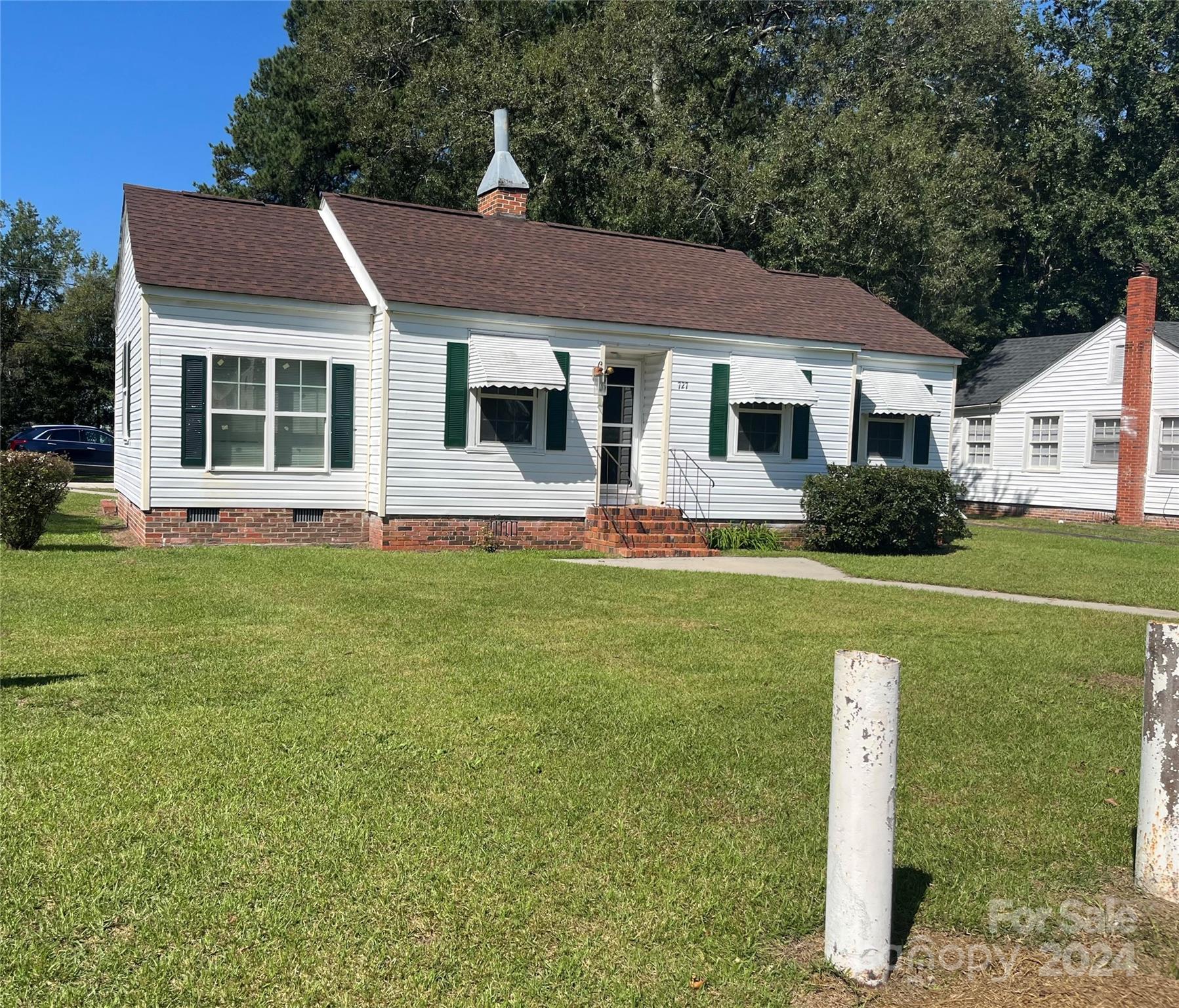 Pine St, Laurinburg, NC 28352