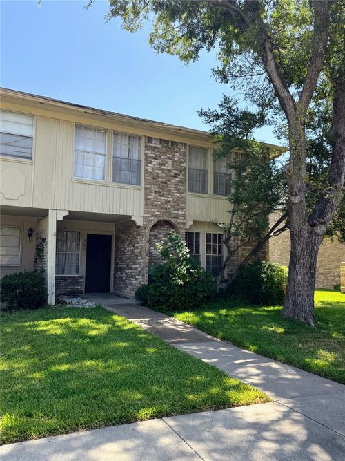 541 Towne House Ln, Richardson, TX, 75081-3529 | Card Image