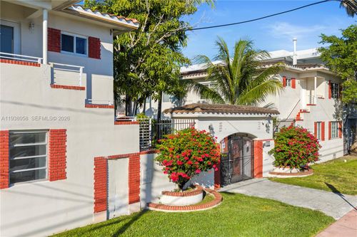 apt-21-1203 Marseille Dr, Miami Beach, FL, 33141-2836 | Card Image