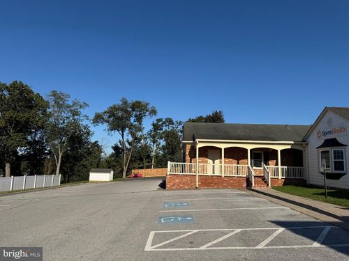 315 W 10th St, FRONT ROYAL, VA, 22630-2807 | Card Image