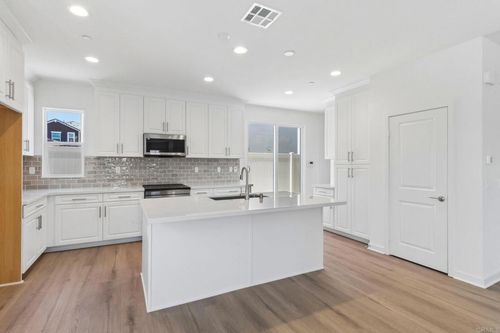 711 Kingbird Loop, Oceanside, CA, 92058 | Card Image