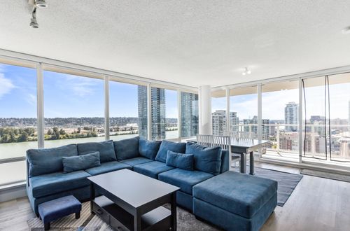 {{alt}} | Card Image