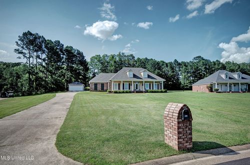 207 Wisteria Ct, Flowood, MS, 39232-7420 | Card Image