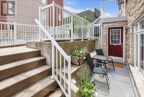 36-30 Turntable Cres, Toronto, ON, M6H4K9 | Card Image