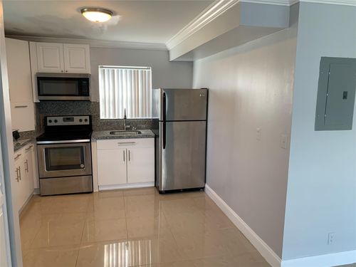 apt-3-2342 Wilson St, Hollywood, FL, 33020-2674 | Card Image