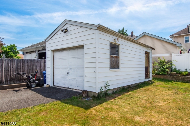 Residential in Clifton City 3