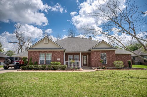 309 Williamsburg Ave, Clute, TX, 77531-4781 | Card Image