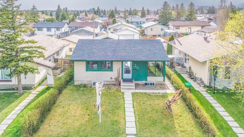 379 Maitland Cres Ne, Calgary, AB, T2A5T6 | Card Image