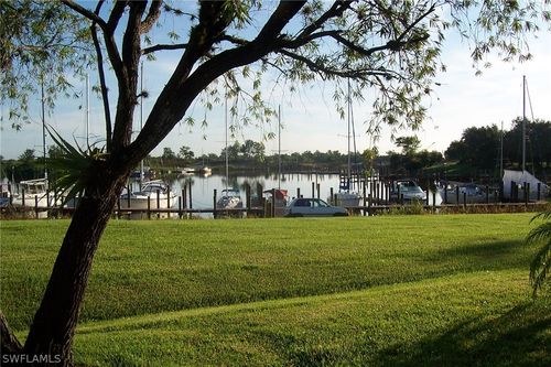 d201-1070 Villa Dr, Labelle, FL, 33935-6813 | Card Image