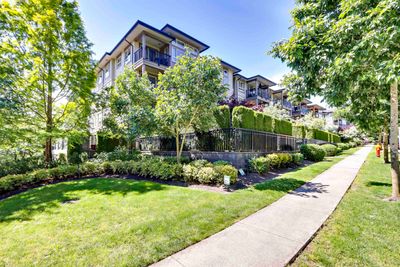 311 - 3178 Dayanee Springs Blvd, Condo with 2 bedrooms, 2 bathrooms and 1 parking in Coquitlam BC | Image 1