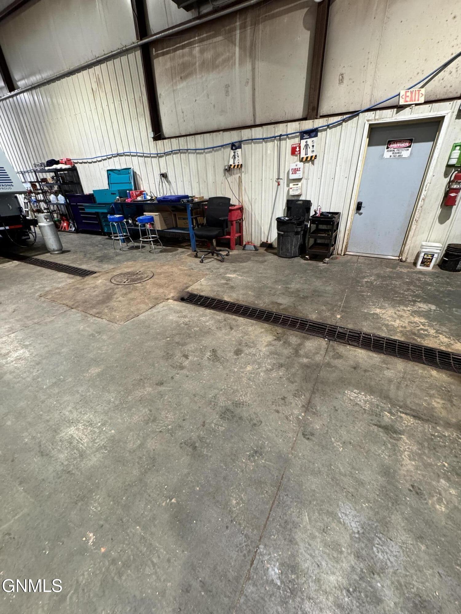 Commercial Lease in Killdeer 4