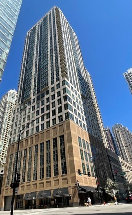 apt-3605-2 E Erie St, Chicago, IL, 60611-3159 | Card Image