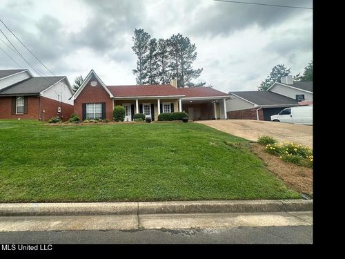 713 Hawthorn Green Dr, Ridgeland, MS, 39157-1544 | Card Image
