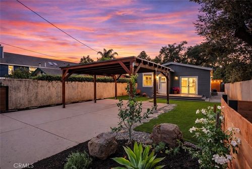 125 N Alvarado St, Ojai, CA, 93023-2101 | Card Image