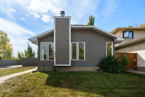204 Mckerrell Way Se, Calgary, AB, T2Z1N9 | Card Image