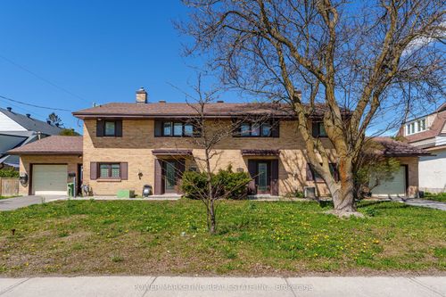 1246 Prince Of Wales Dr, Ottawa, ON, K2C1M9 | Card Image