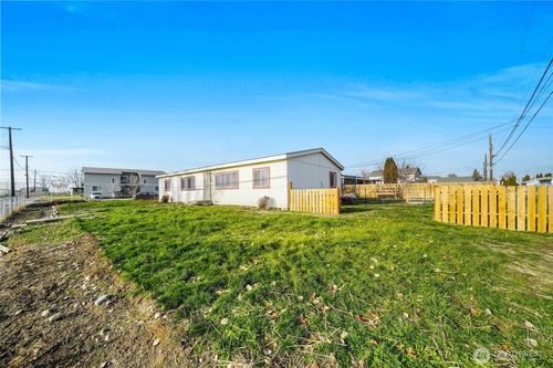705 S D St, Moses Lake, WA, 98837-2075 | Card Image