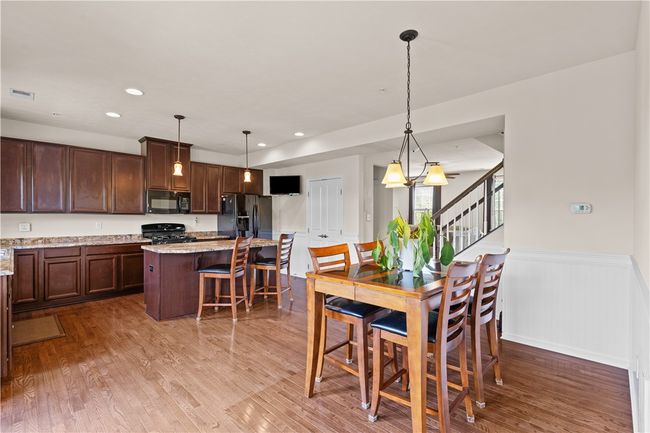302 Pointe View Dr, Townhouse with 3 bedrooms, 3 bathrooms and 2 parking in Mars PA | Image 11